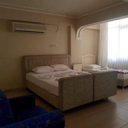 Selina Hotel 3*